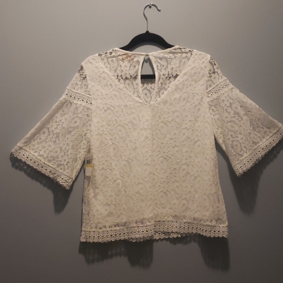 White lace shirt size medium - Picture 4 of 5